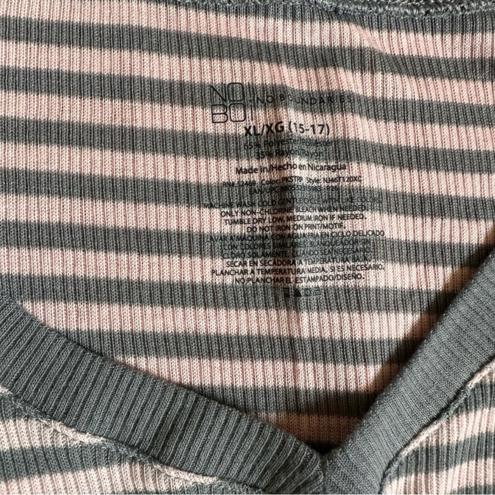 🎃 🍁 5/$15  No Boundaries Long Sleeve Fitted Shirt, Grey/Pink - Picture 2 of 2